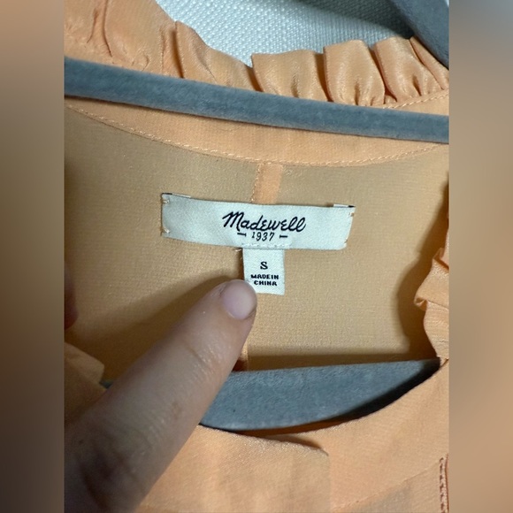 Madewell Pleated Ruffle Peach Silk Sleeveless Blouse - Picture 3 of 9